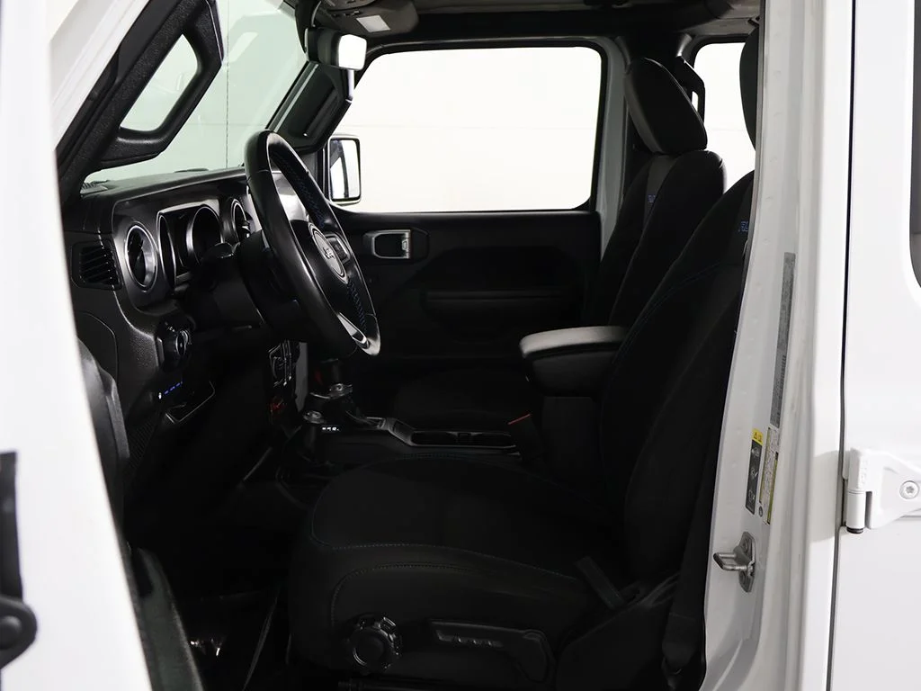 Used 2022 White Jeep Unlimited Rubicon 4xe image 32