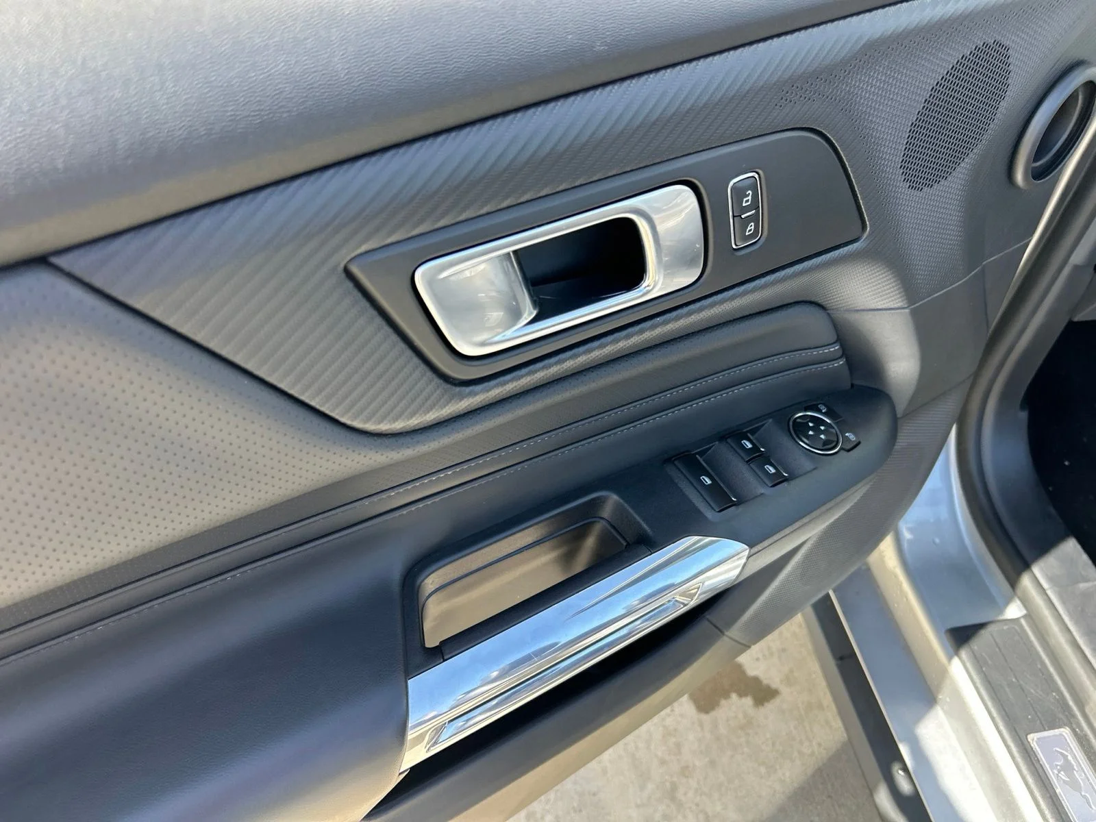 Used 2025 Silver Ford EcoBoost Premium image 17