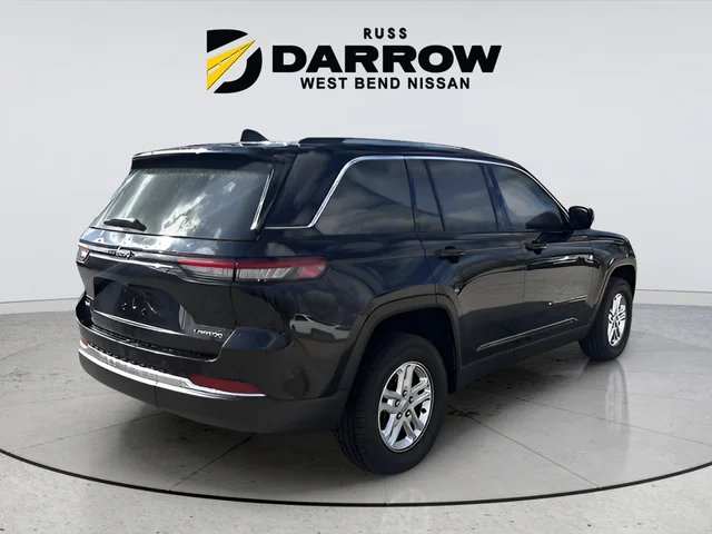 Used 2023 Black Jeep Laredo image 5