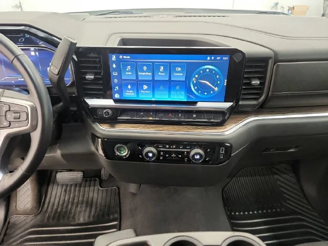 Used 2023 White Chevrolet LT image 34