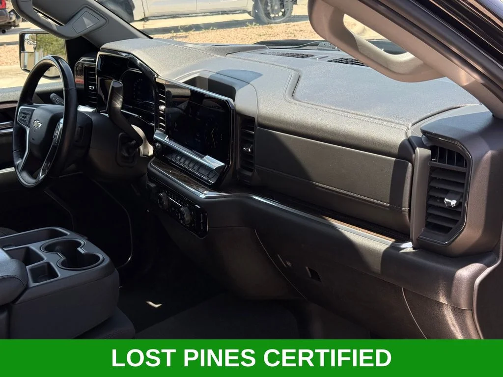 Used 2025 Black Chevrolet LT image 24