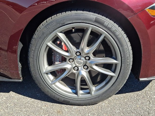 Used 2018 Red Ford GT Premium image 9