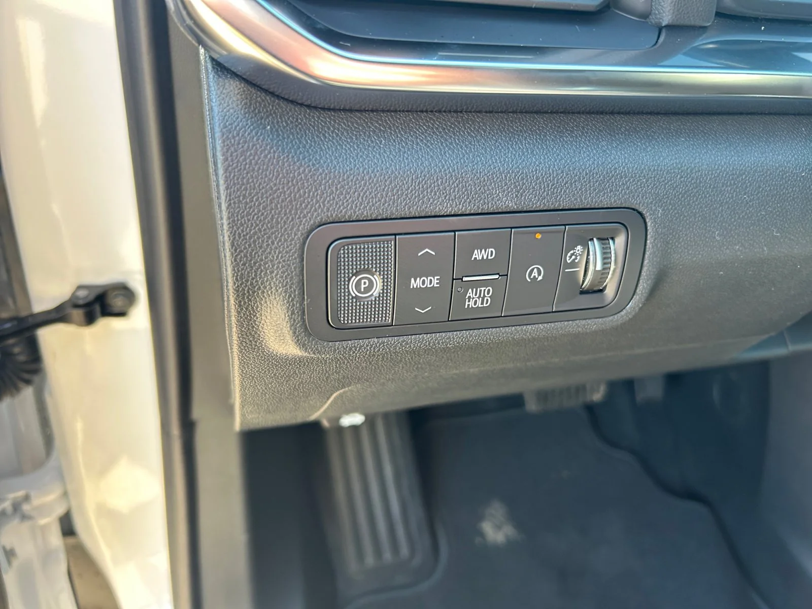 New 2027 Summit White GMC AWD Elevation image 15