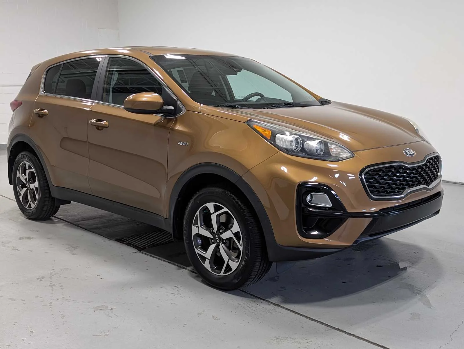 Used 2020 Burnished Copper Kia LX image 6