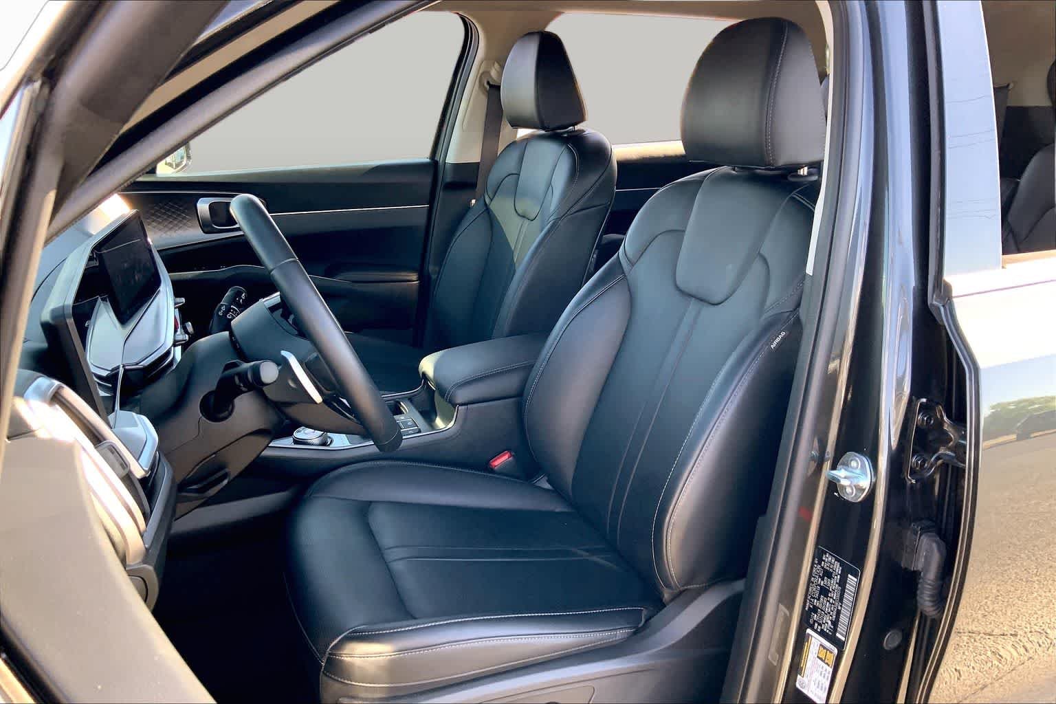 Used 2025 Interstellar Gray Kia EX image 8