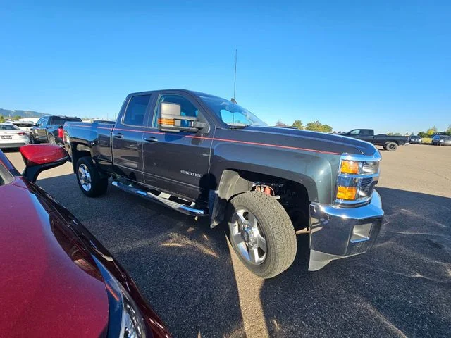 Used 2019 Graphite Metallic Chevrolet LT image 5