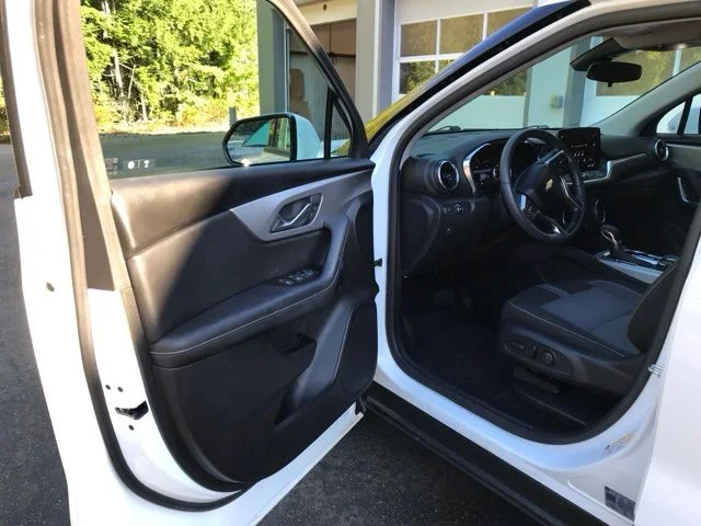 Used 2023 White Chevrolet LT image 12