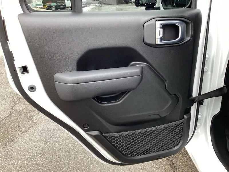 New 2026 Bright White Clear-Coat Exterior Paint Jeep Sport S image 17