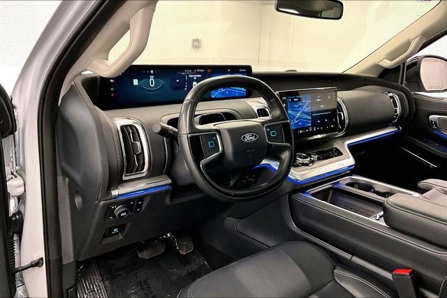 2025 Ford Expedition Platinum - Photo 17