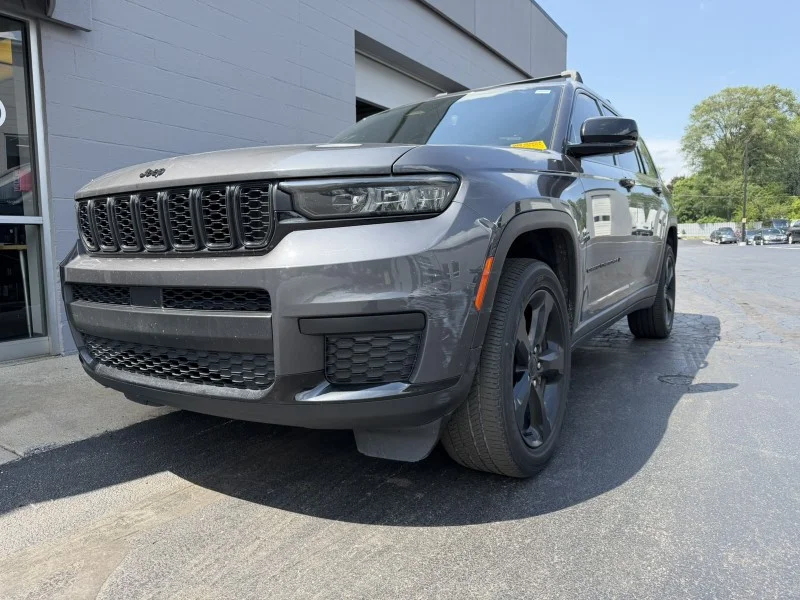 2022 Jeep Grand Cherokee L Altitude 4x4's photo
