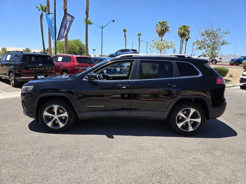 Used 2019 Black Jeep Limited image 3