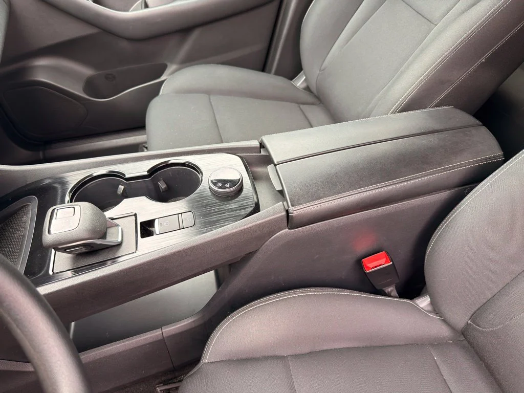 Used 2023 White Nissan S image 20