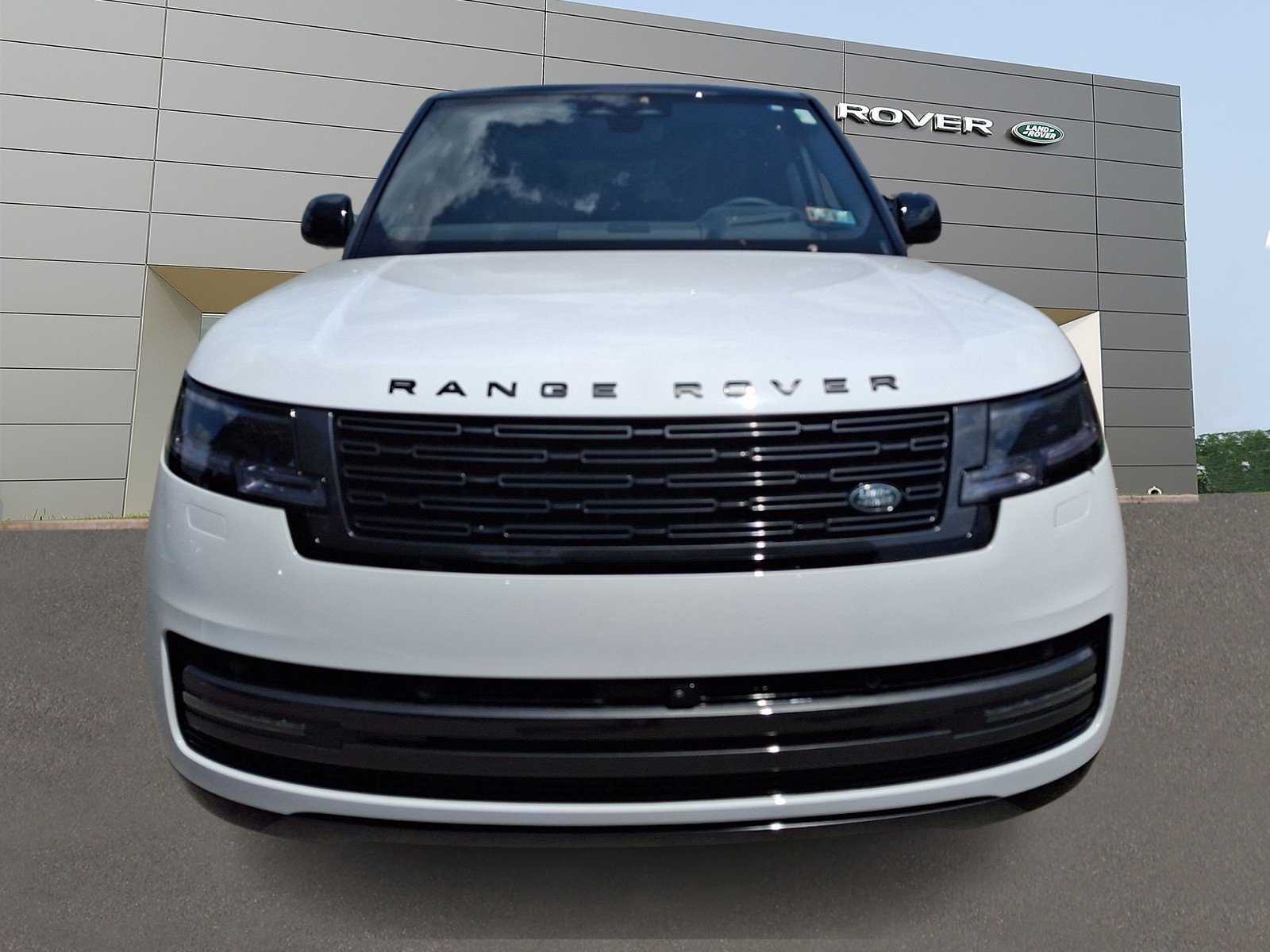 New 2026 Fuji White Land Rover P400 SE 7 Seat image 6