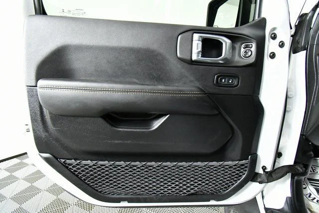 Used 2021 Gray Jeep High Altitude image 21