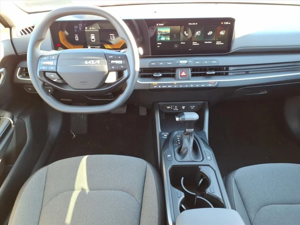 2025 Kia K4 LXS - Photo 10