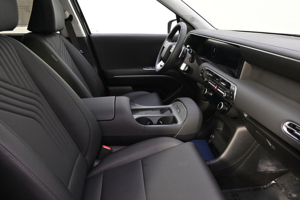 New 2026 Titainium Hyundai SEL AWD image 16