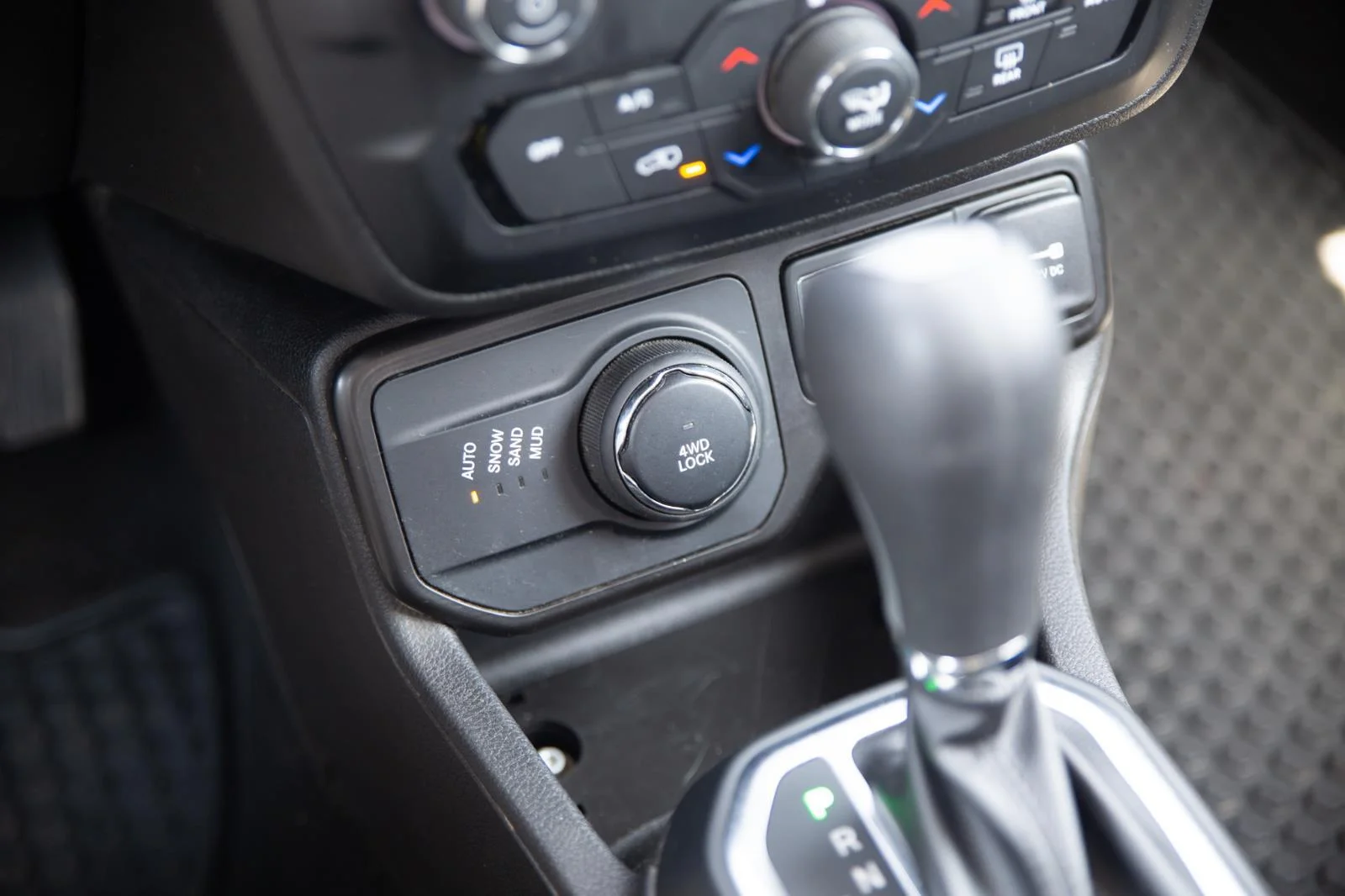 Used 2021 Graphite Gray Jeep Latitude image 16