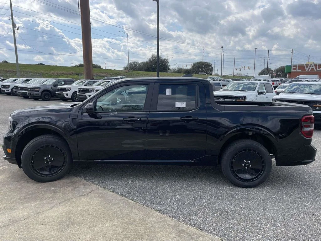 New 2026 Black Ford Lobo High image 6