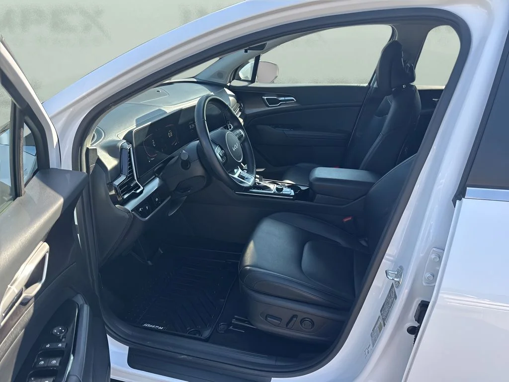 Used 2024 White Kia EX image 9