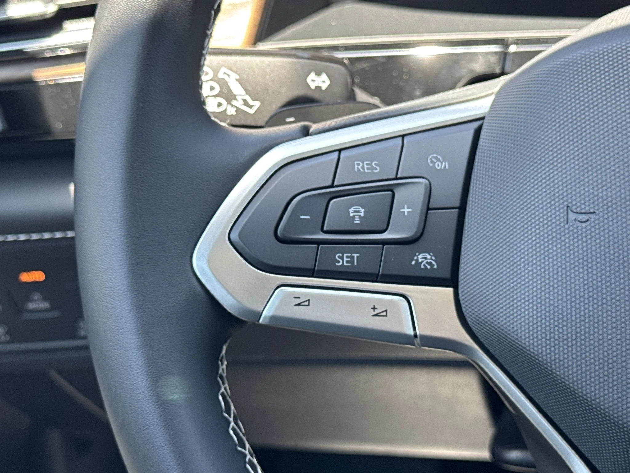 New 2026 Pure Gray Volkswagen 2.0T SE w/Technology image 19