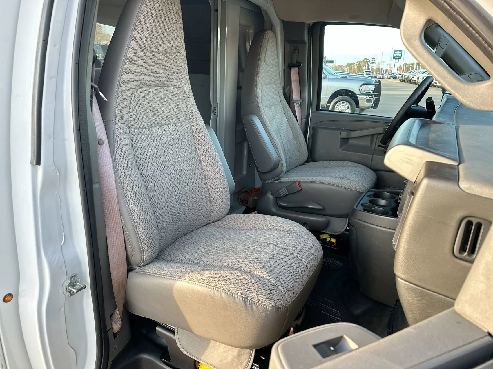New 2025 Summit White Chevrolet Work Van image 24