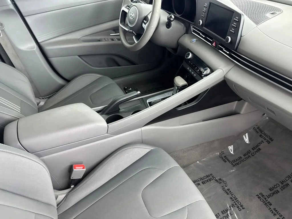 Used 2022 Black Hyundai SEL image 23