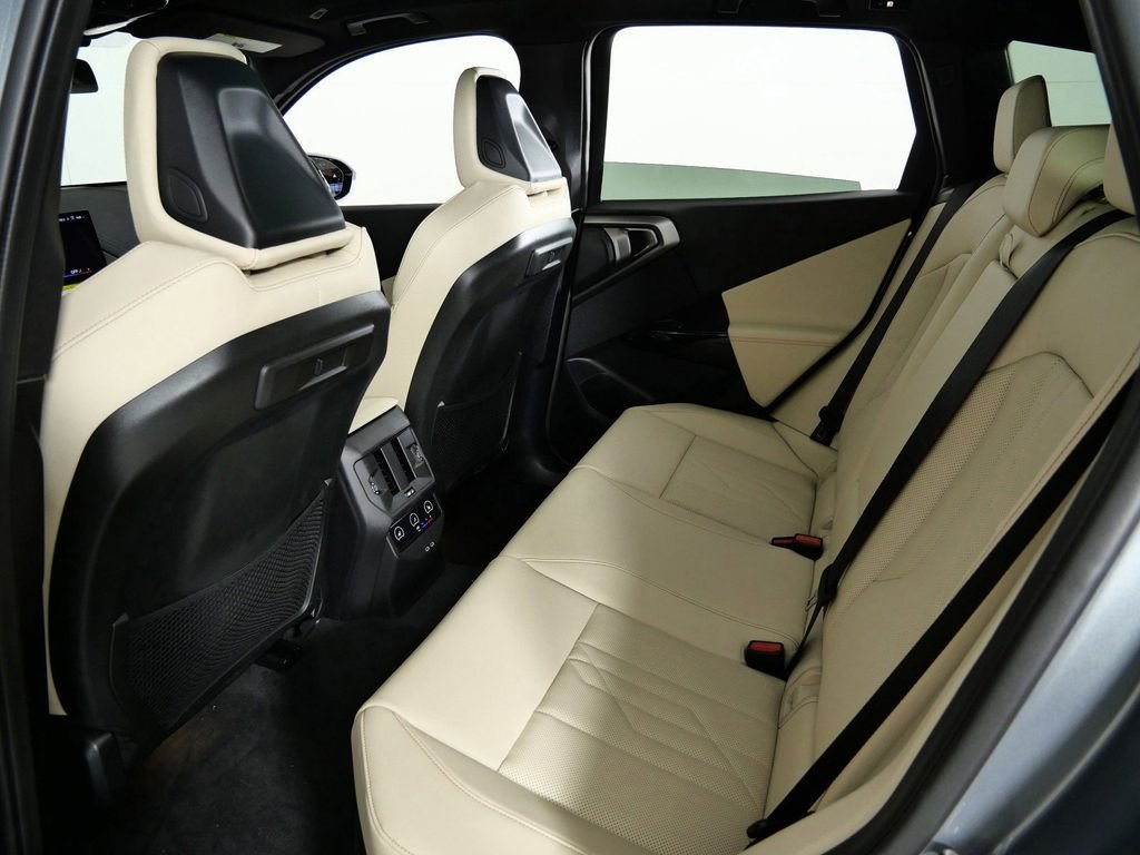 Used 2026 Skyscraper Grey Metallic BMW 30 xDrive image 31