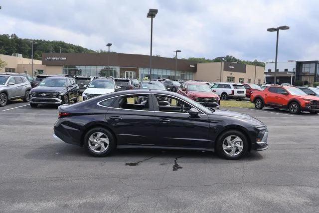 Used 2026 Blue Hyundai SE image 8