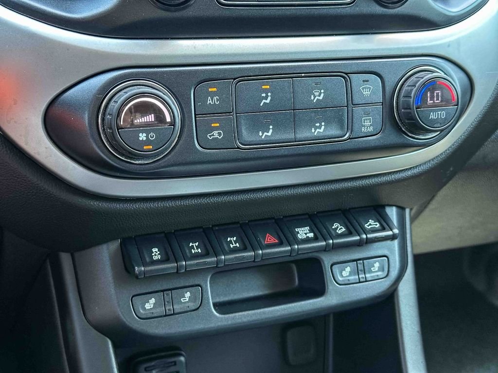 Used 2019 Silver Chevrolet ZR2 image 33