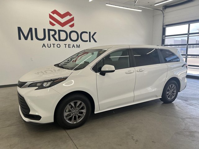 2025 Toyota Sienna LE