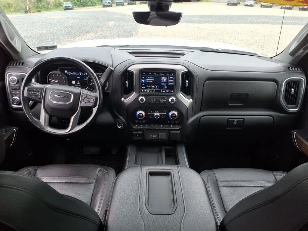 Used 2020 White GMC Denali image 25