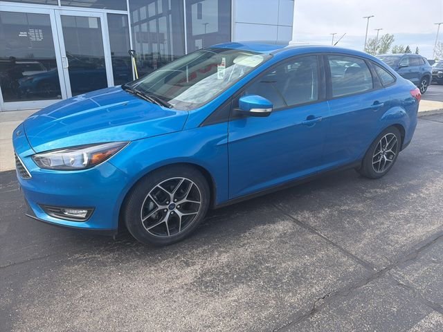 2017 Ford Focus Sedan SEL's photo