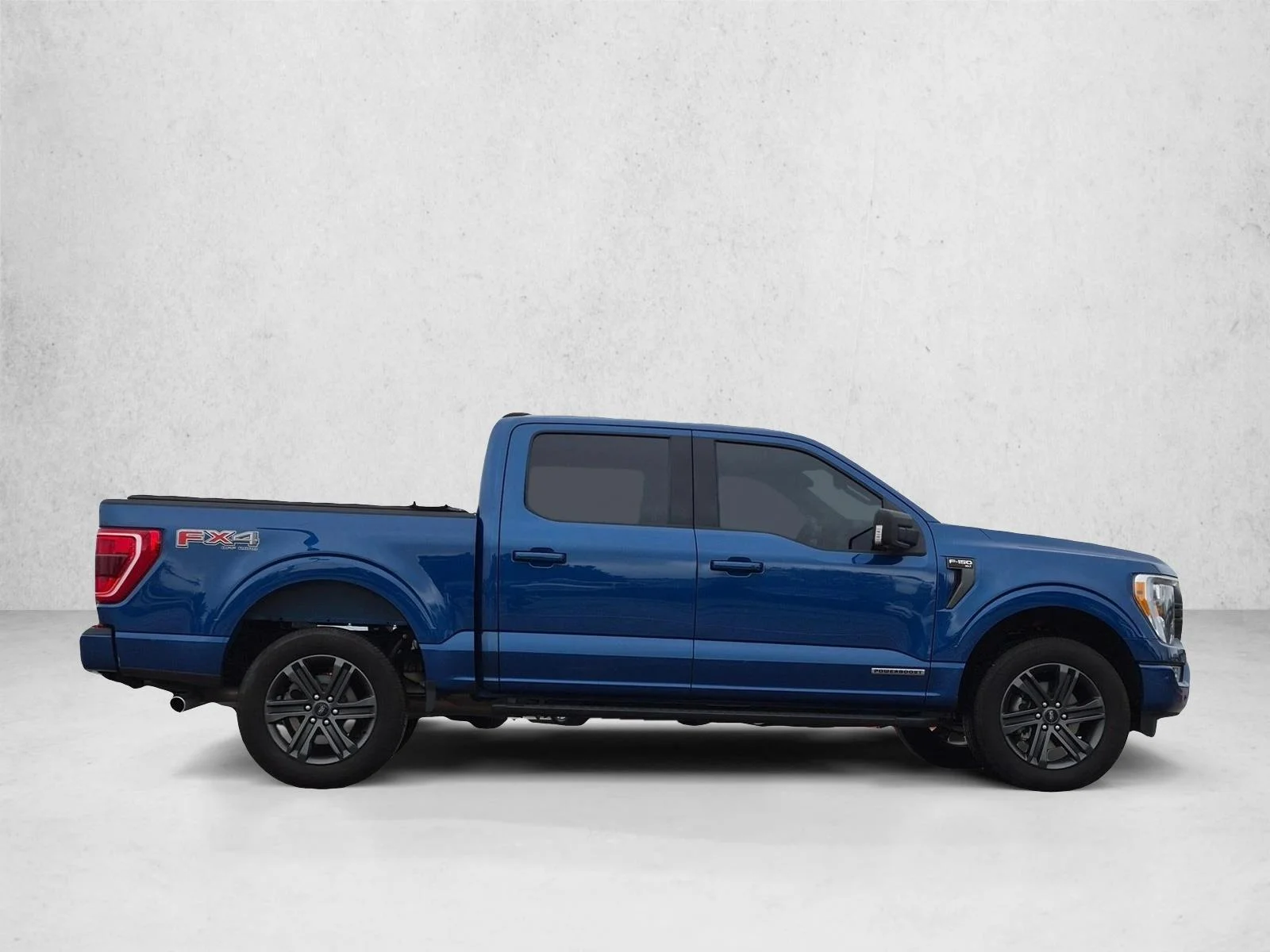 Used 2022 Atlas Blue Metallic Ford XLT image 4