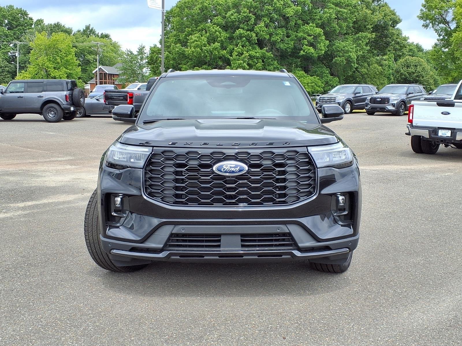 New 2026 Agate Black Metallic Ford ST-Line image 8