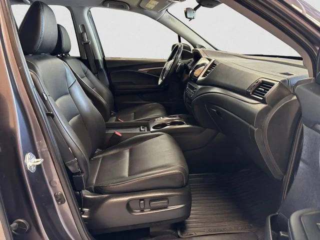 Used 2020 Gray Honda RTL image 16