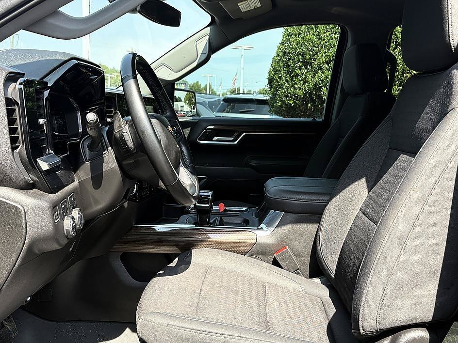 Used 2023 Black Chevrolet LT image 8