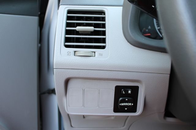Used 2009 Silver Toyota LE image 8