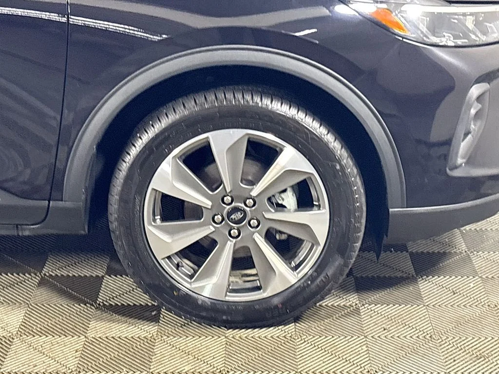 Used 2025 Black Ford Platinum image 23