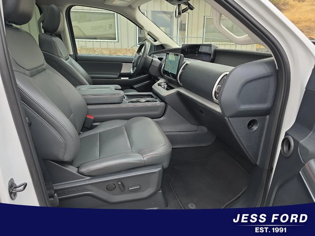 Used 2025 Oxford White Ford Active image 11