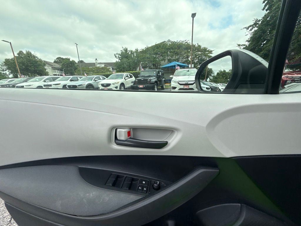 Used 2022 Silver Toyota LE image 15