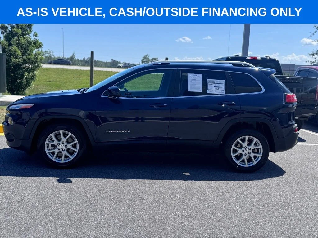 Used 2014 True Blue Jeep Latitude image 3