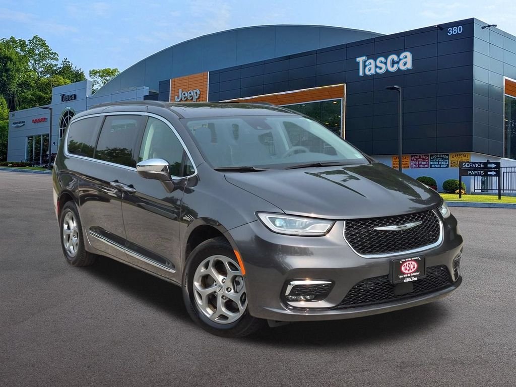 Used 2022 Gray Chrysler Limited image 1