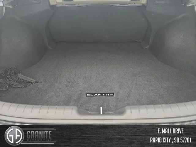 2025 Hyundai Elantra SEL - Photo 23