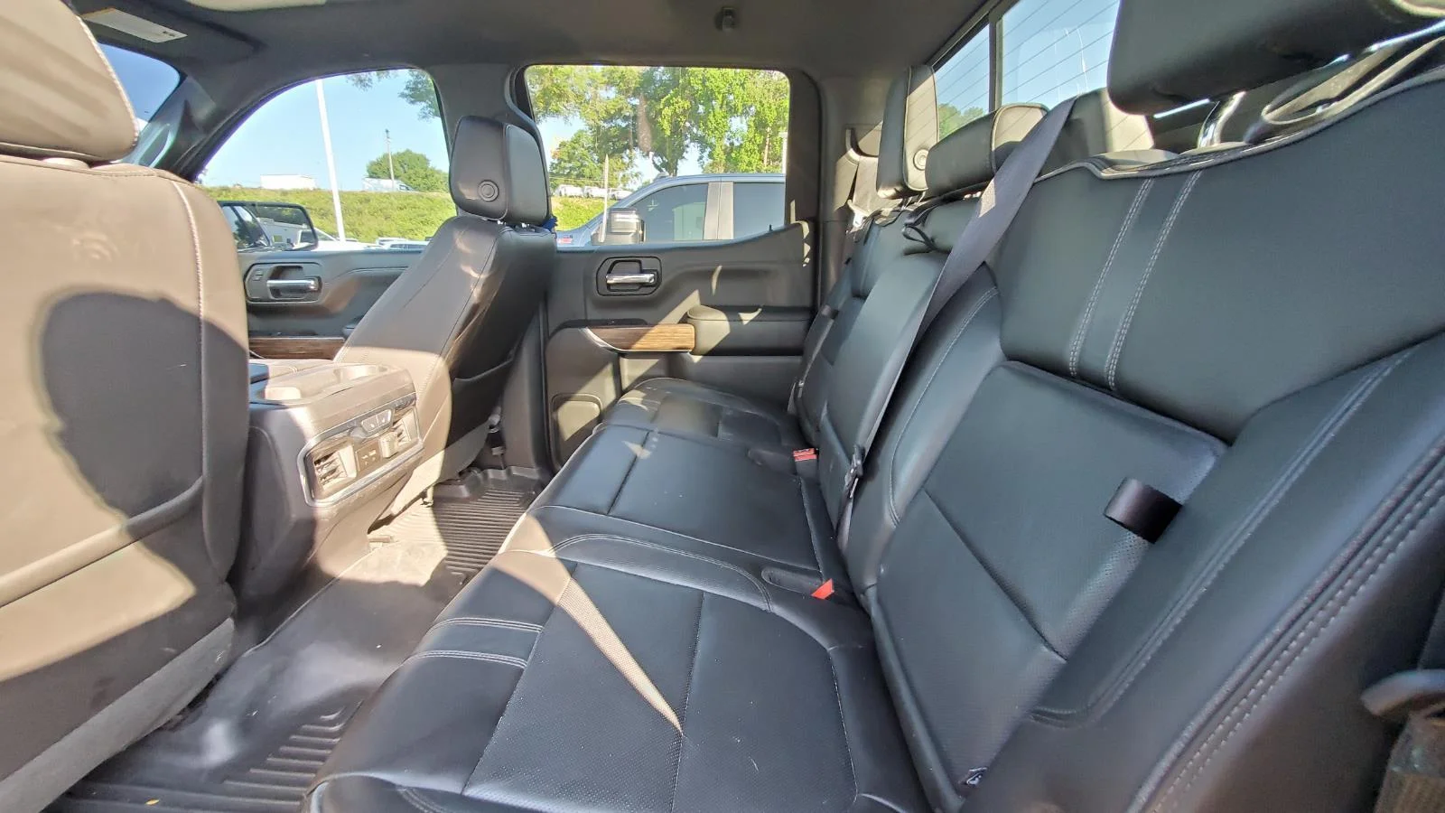 Used 2019 BLACK Chevrolet High Country image 5