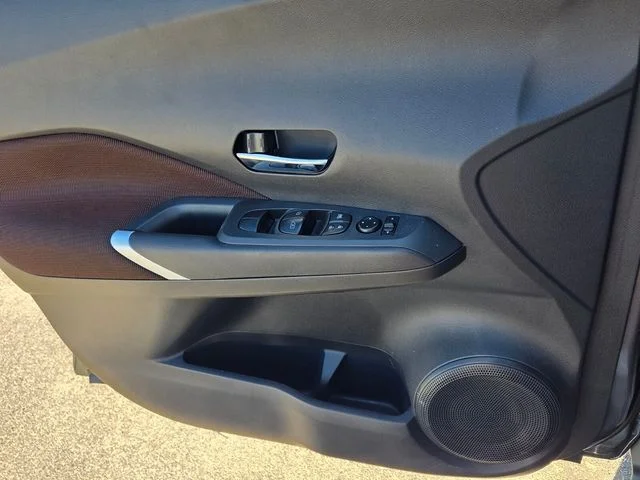 Used 2024 Gray Nissan SR image 27