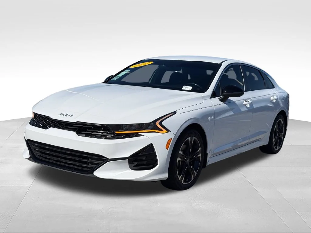 Used 2022 White Kia GT-Line image 1