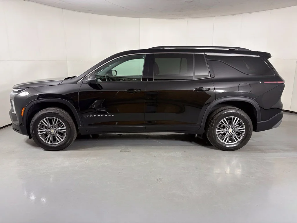 Used 2025 Black Chevrolet LT image 5
