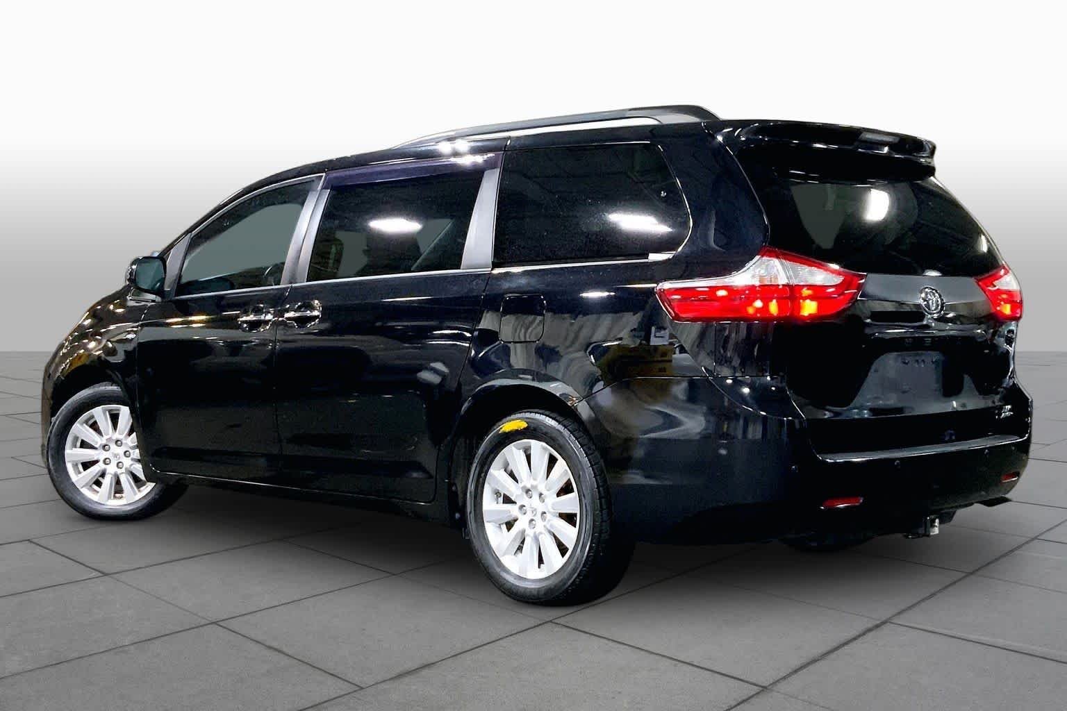 Used 2017 Midnight Black Metallic Toyota XLE image 12