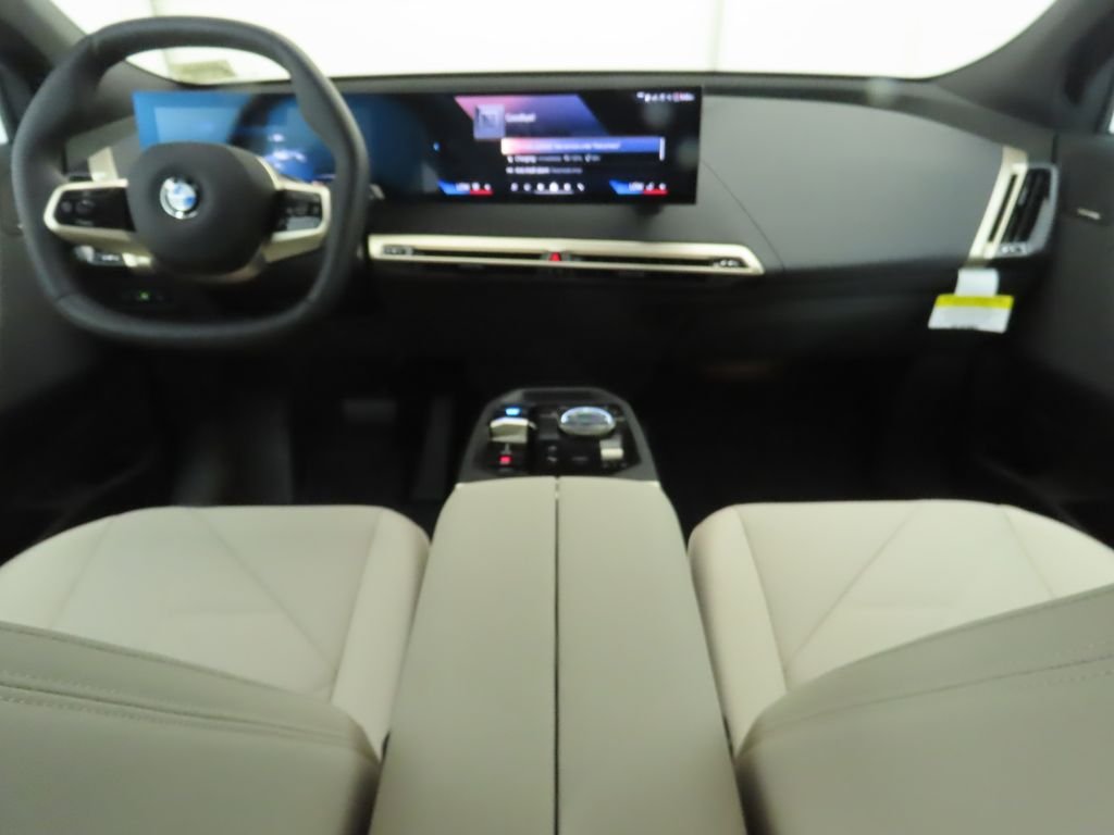 2026 BMW iX 60 - Photo 14