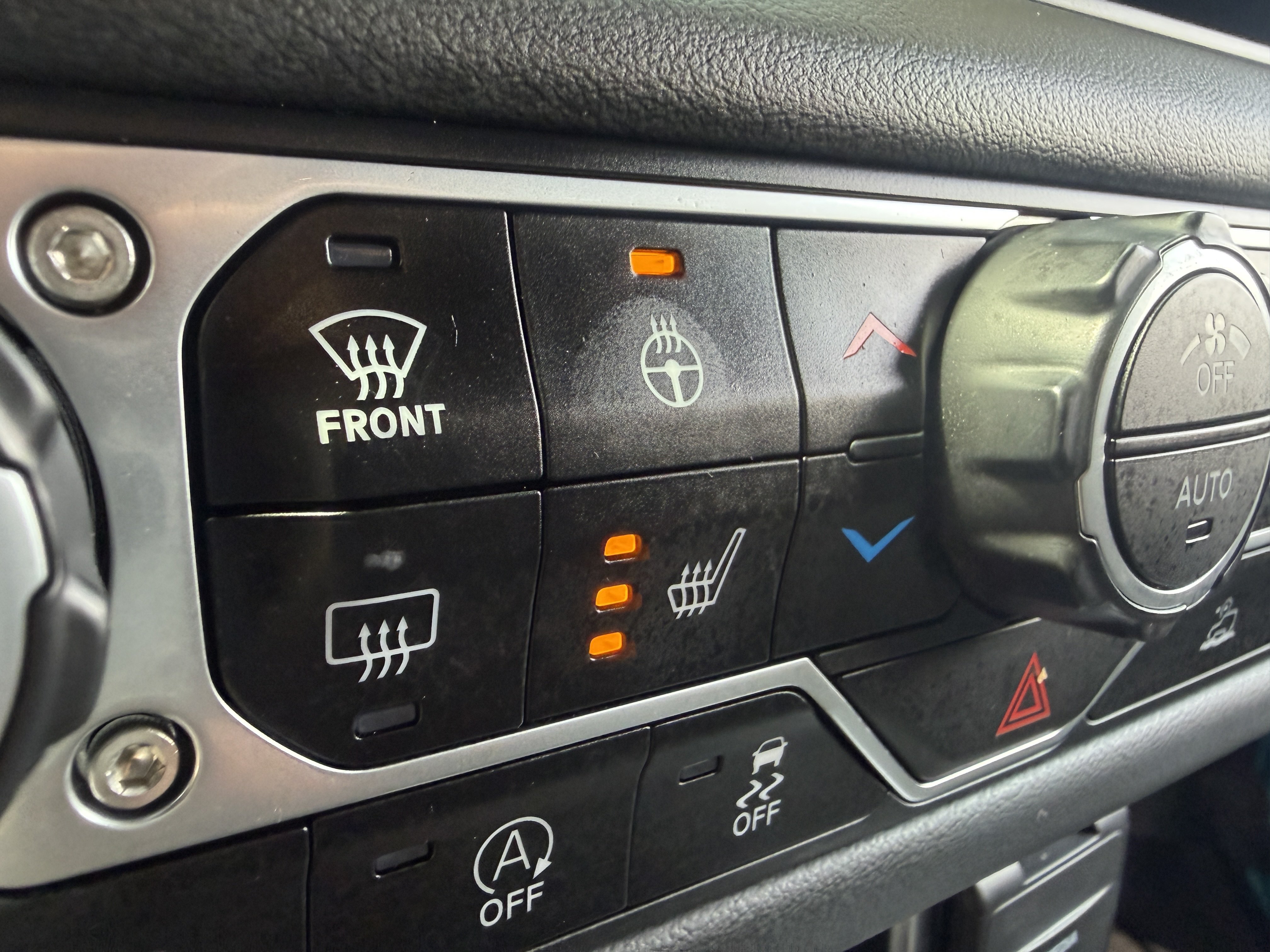 Used 2024 Bikini Pearl Coat Jeep Rubicon image 46
